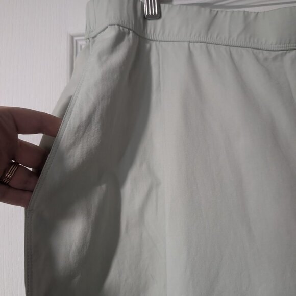 New! COS | Men's Wide-Leg Elasticated Trousers In Light Green - Picture 7 of 12